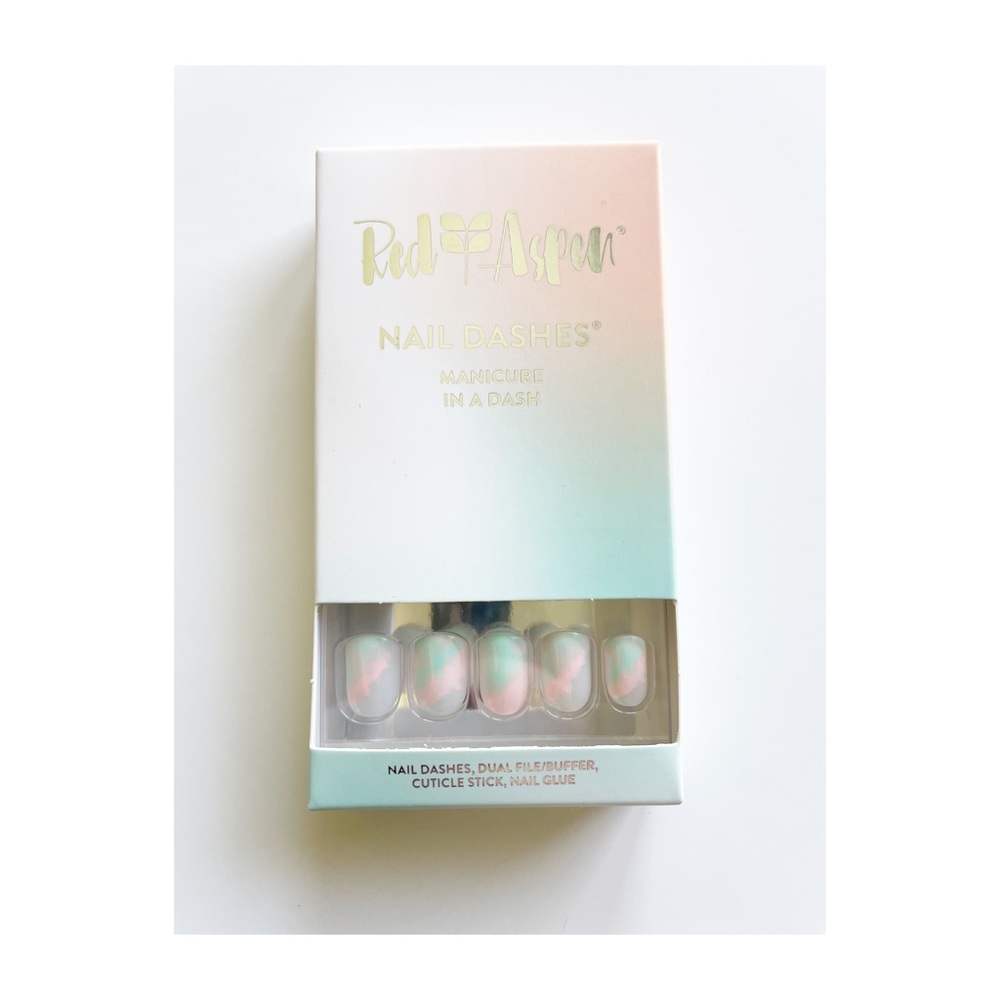 Red Aspen Beyond Jewel’s Dreams short nail dash